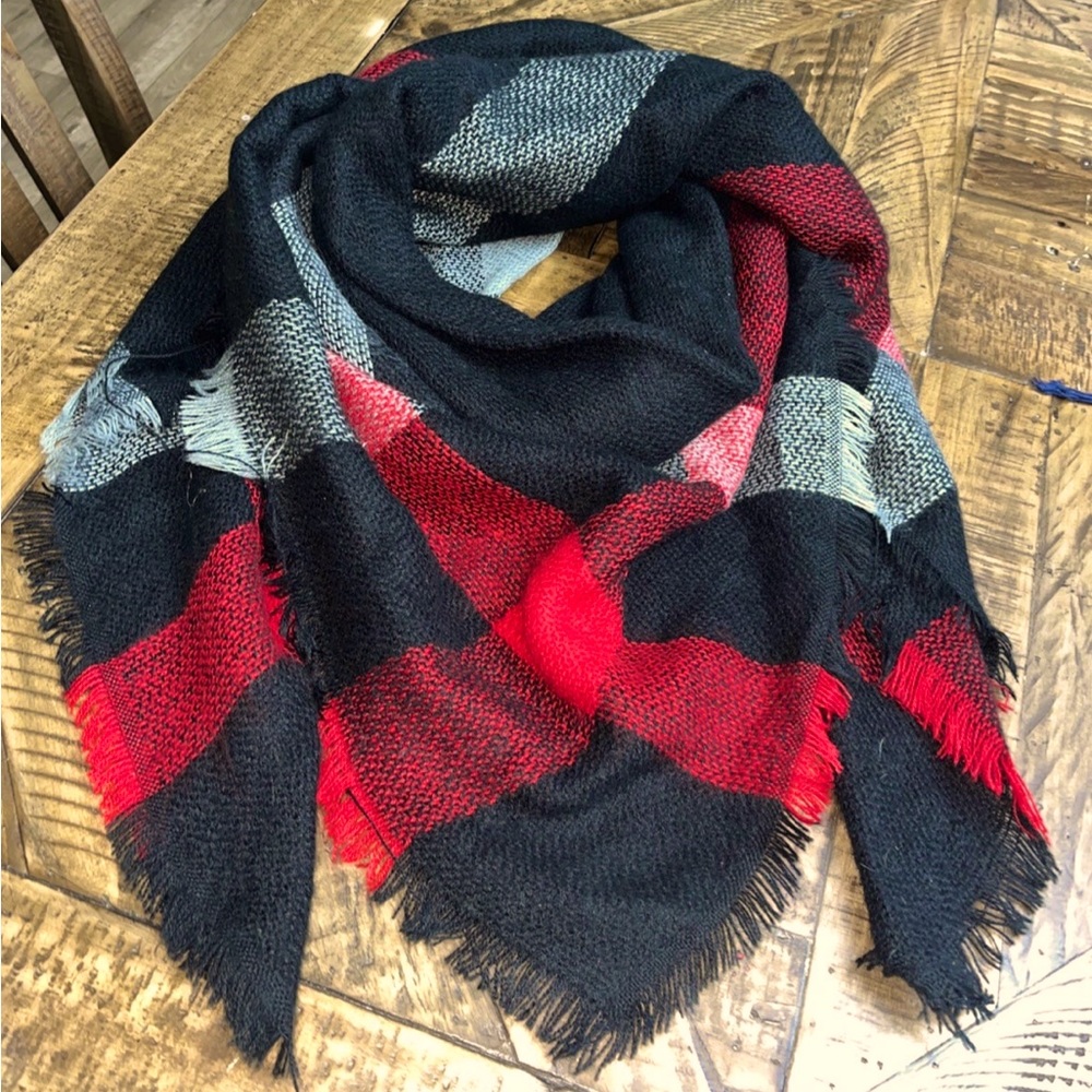 Women’s Triangle Scarf